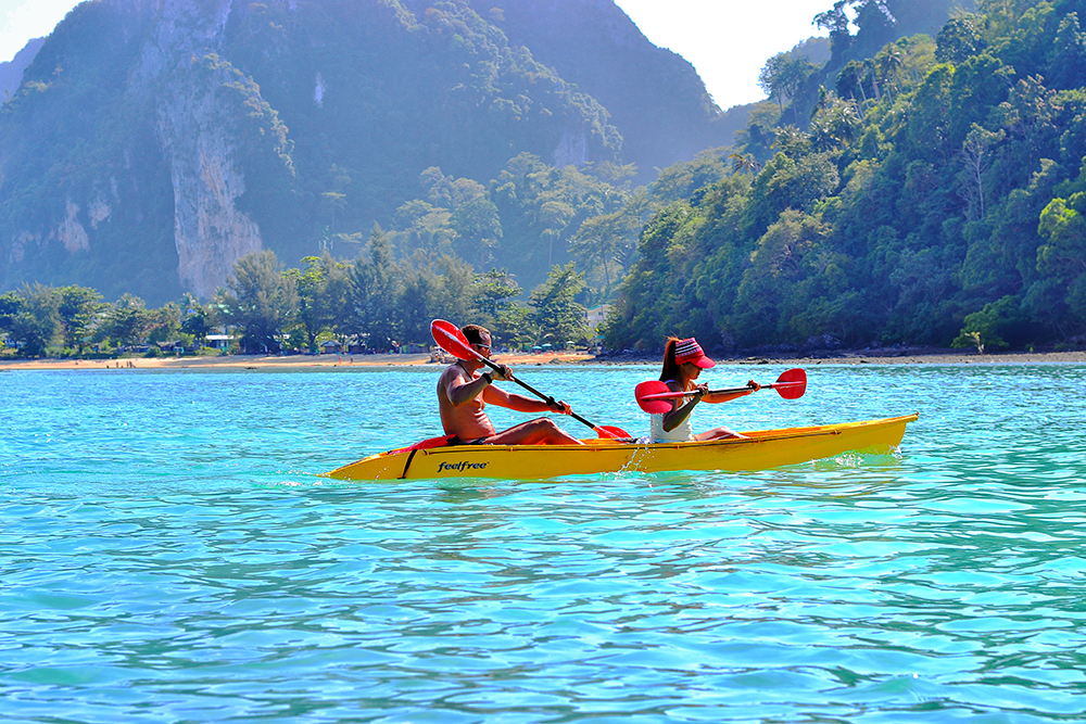 Walk on the Phi Phi Islands kayaking