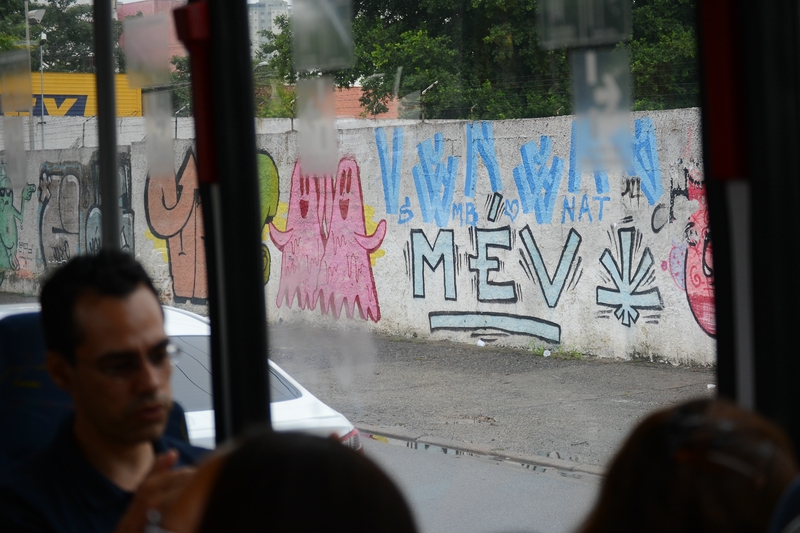 в Бразилии очень популярно рисование на стенах