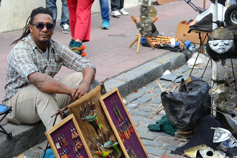 один из уличных продавцов в Буэнос Айресе