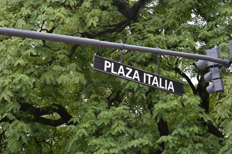улица Plaza Italia