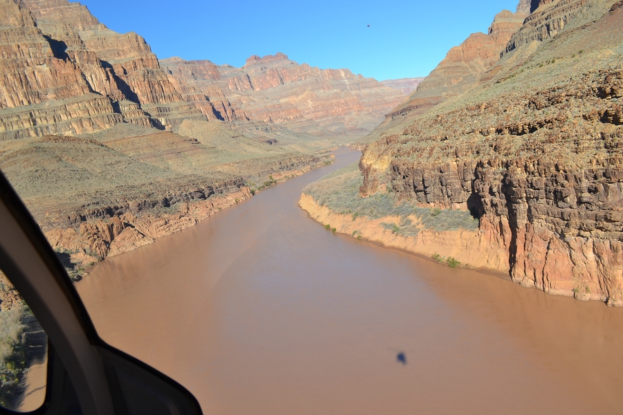 Вид на гранд каньон с вертолета