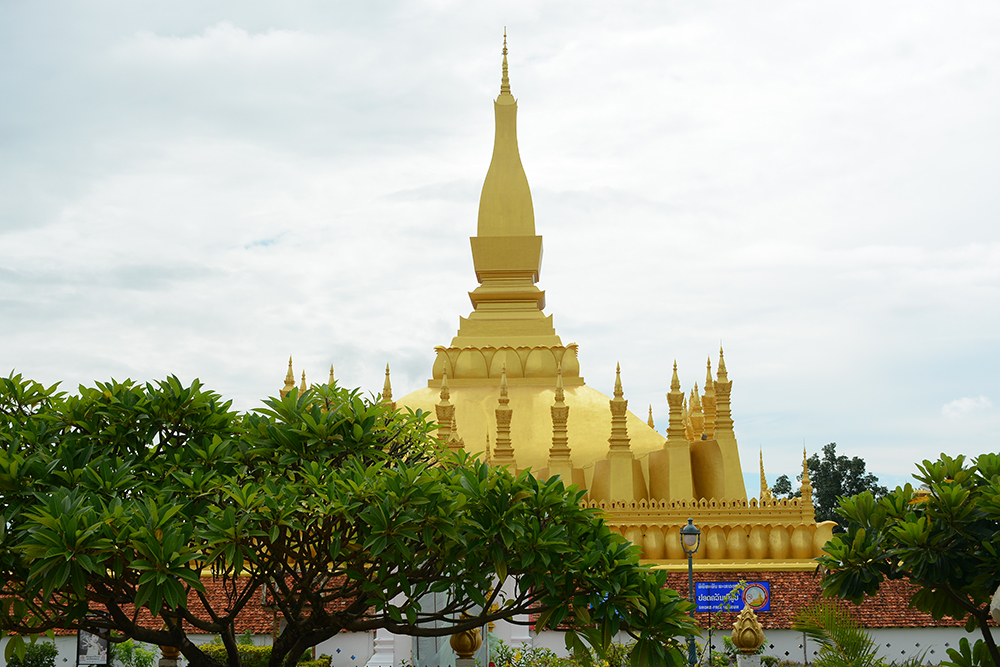 Храм Pha That Luang