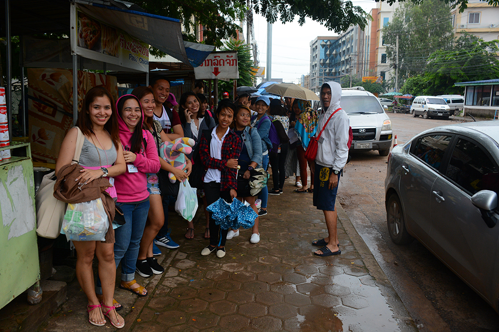 филиппинские туристы подающие на тайскую визу в Лаосе