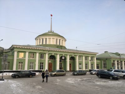 Здание ж/д вокзала в Мурманске