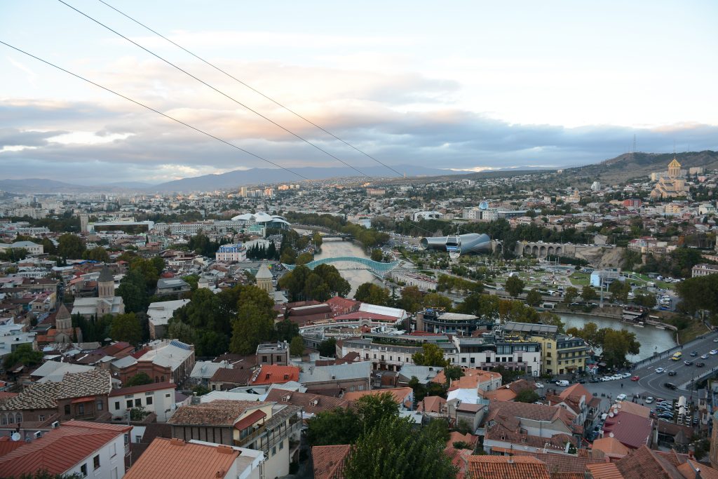 Вид на Тбилиси со смотровой площадки Kartlis Deda View Point